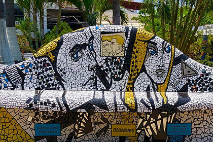  Blondies Cocktail & Slush Bar Gay Puerto Vallarta 