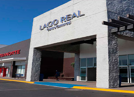 Centro Comercial Lago Real by PLANIGRUPO Puerto Vallarta