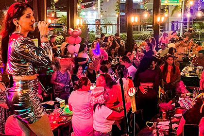 Club Nocturno , Bar & Karaoke Monkey Business Puerto Vallarta