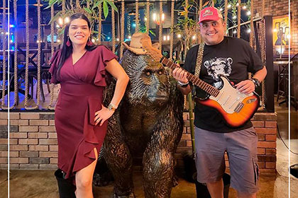 Club Nocturno , Bar & Karaoke Monkey Business Puerto Vallarta